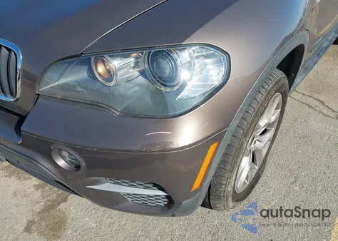 2011 BMW X5 xDrive35I/xDrive35I Premium/xDrive35I Sport Activity z USA, uszkodzony, nr VIN 5UXZV4C57BL740958